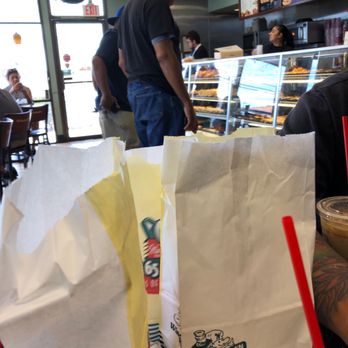 Winchell's Donut House - I usually don't shame employees but this lady was just unpleasant - Donuts Near Me - Las Vegas, Nevada
