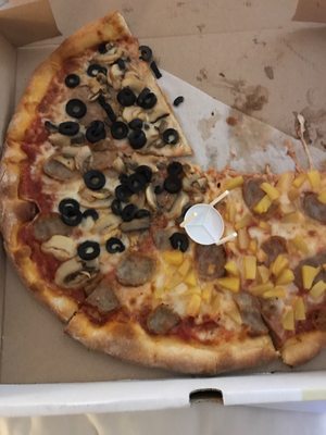 Rocco Pizza III by null