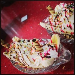 Delicious Dessert Lounge