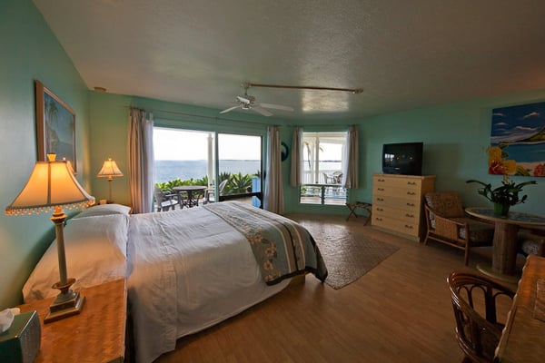Hale Kai Hawaii Suites - Oceanfront Hilo Lodging by null
