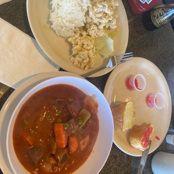 Liliha Bakery - Bakeries Near Me - Honolulu, Hawaii