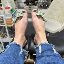 EZ Nail & Spa