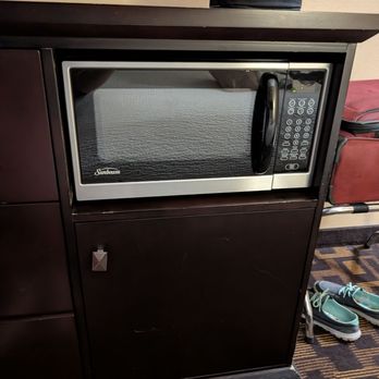 Days Inn - Microwave - Hotels Near Me - Winnipeg, Manitoba