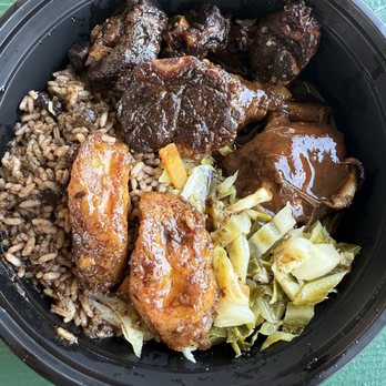 Tony's Jamaican Food - Oxtail and Jerk Chicken Combo - Caribbean Near Me - Austin, Texas