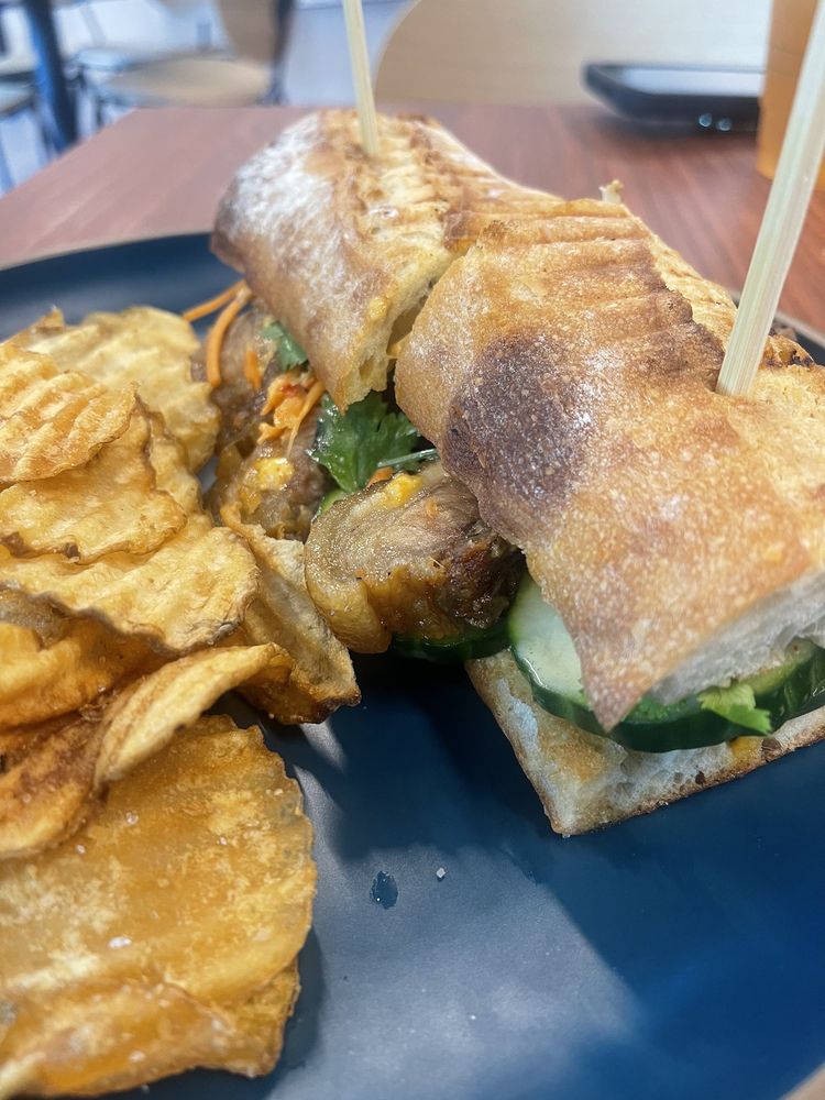 CORNER OFFICE Updated March 2025 11 Photos 540 Devall Dr, Auburn, Alabama Breakfast