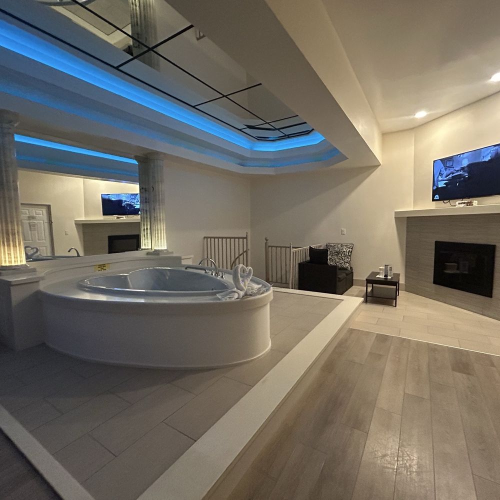 Hotels With Jacuzzi in Room New York, NY - Last Updated January 2026 - Yelp, image size:1000x1000