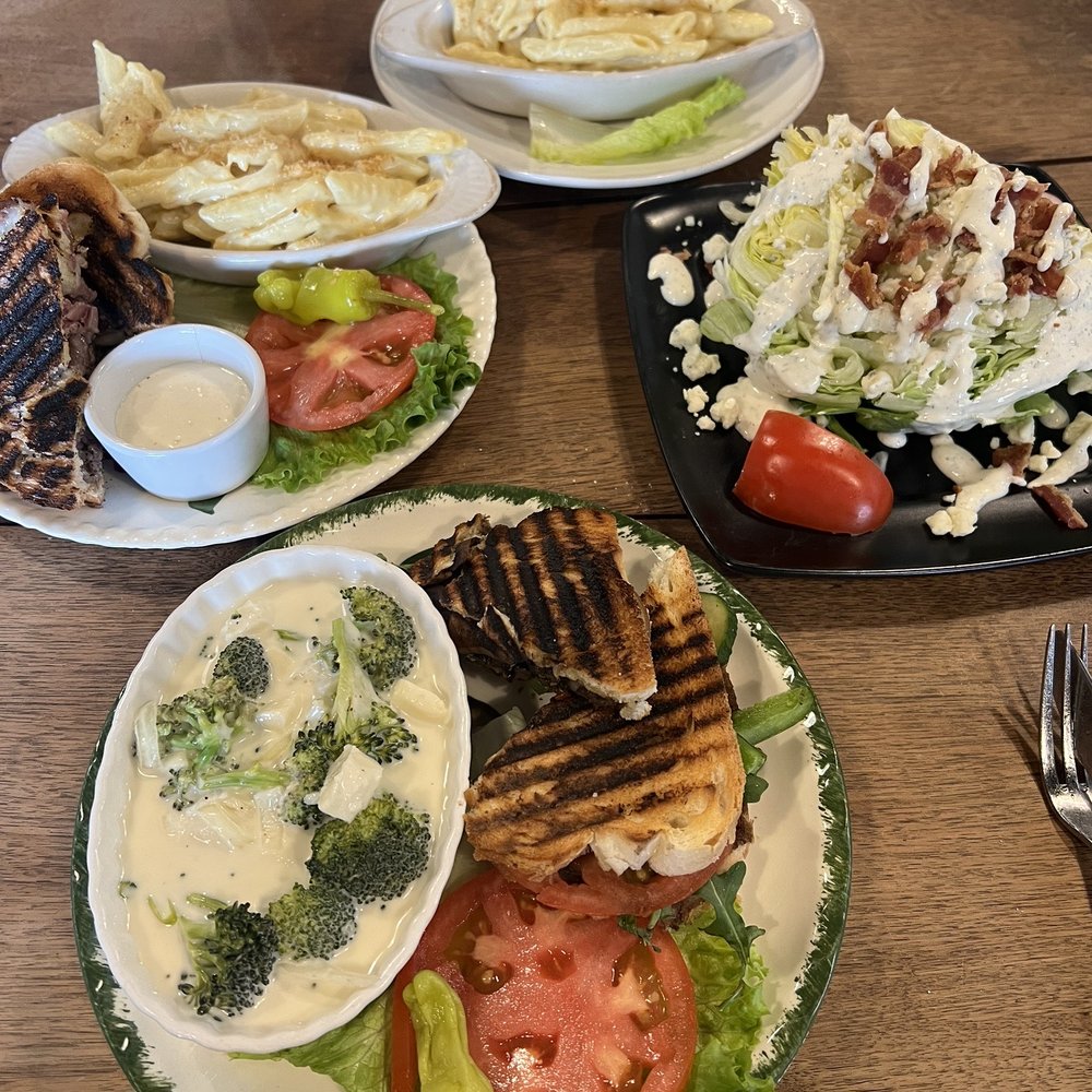 Epicerie et les Fleurs - Paninis, penne, wedge salad - French Near Me - Somerset, Ohio Epicerie et les Fleurs - Paninis, penne, wedge salad - French Near Me - Somerset, Ohio