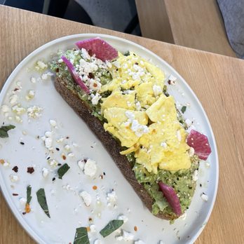 Everyday Eatery - Avo Toast with scrambled egg - Cafes Near Me - Irvine, California Everyday Eatery - Avo Toast with scrambled egg - Cafes Near Me - Irvine, California