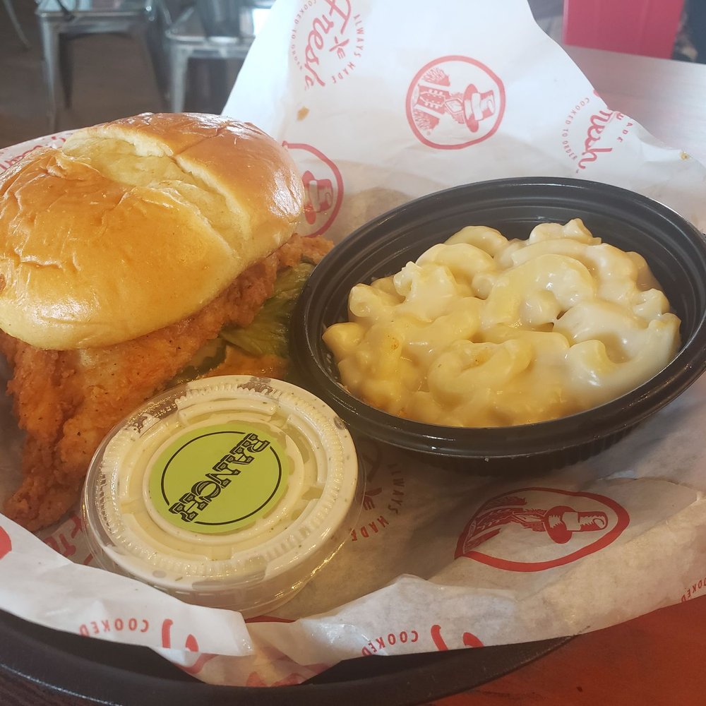 Slim Chickens - Chicken sandwich and mac and cheese - Chicken Wings Near Me - Sparks, Nevada Slim Chickens - Chicken sandwich and mac and cheese - Chicken Wings Near Me - Sparks, Nevada