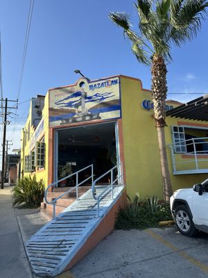 Mariscos Mazatlán by null