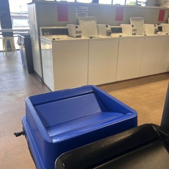 SpinCycle Laundry Lounge - Washer machines - Laundromat Near Me - San Diego, California SpinCycle Laundry Lounge - Washer machines - Laundromat Near Me - San Diego, California