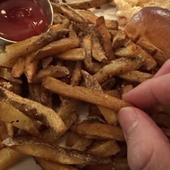 Neptune Oyster - Soggy and stale fries - Seafood Near Me - Boston, Massachusetts