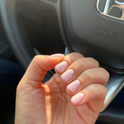 I know short nails are harder to work with, but this is probably the worst manicure I've gotten..