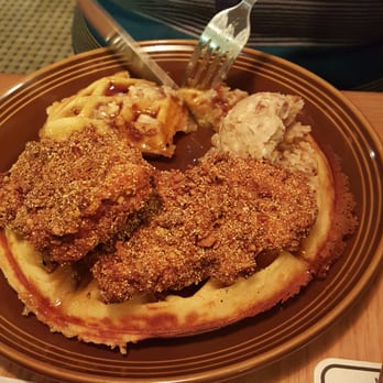 Cherry Street Pub - Chicken and waffles - Pubs Near Me - Lancaster, Ohio