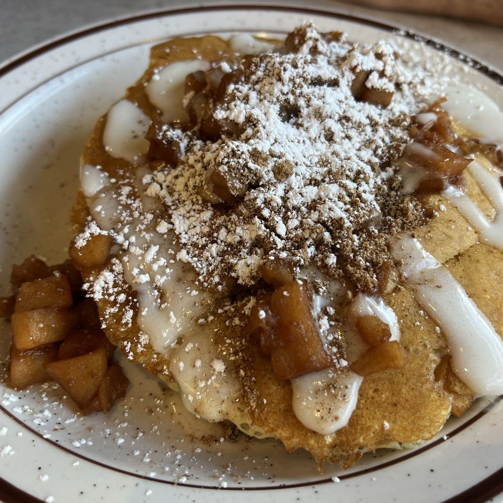 Buttermilk's Farmhouse - Apple Pie Pancakes - Breakfast & Brunch Near Me - Patchogue, New York
