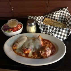 James Street Tavern - Stuffed Shells and Garlic bread