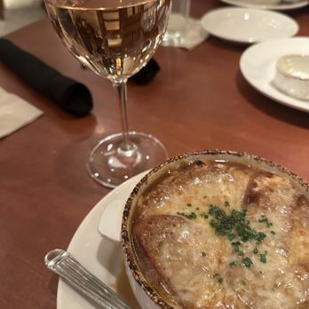 Nordstrom Grill - French onion soup and a glass of rose - New American Near Me - Seattle, Washington Nordstrom Grill - French onion soup and a glass of rose - New American Near Me - Seattle, Washington