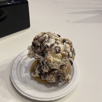 Insomnia Cookies - Desserts Near Me - West Hollywood, California