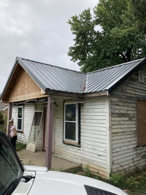 Home Improvements By Jeff Isaacs Logo