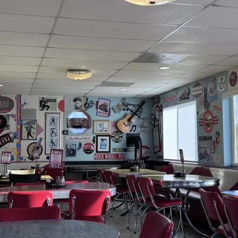 C&C Classic Diner - Interior - Diners Near Me - Raymond, Washington C&C Classic Diner - Interior - Diners Near Me - Raymond, Washington