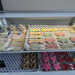 Wiggle Butz Dog Boutique  - House baked fresh treats stocked daily.