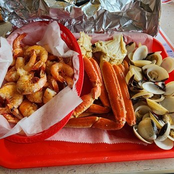 Captain John's Crabhouse - Broiled Seafood Platter - Seafood Near Me - Newburg, Maryland