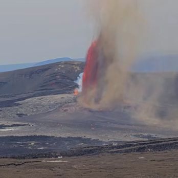 Volcano's Lava Rock Cafe - Kilauea explosion 44 ! - Breakfast & Brunch Near Me - Volcano, Hawaii Volcano's Lava Rock Cafe - Kilauea explosion 44 ! - Breakfast & Brunch Near Me - Volcano, Hawaii