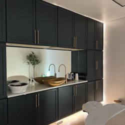 Advanced Massage Therapy - Our luxurious massage rooms are designed to provide you with a fresh and spacious environment.
