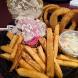 New England Roast Beef - Roastbeef is very rare. Kitchen is generous with the sauces.