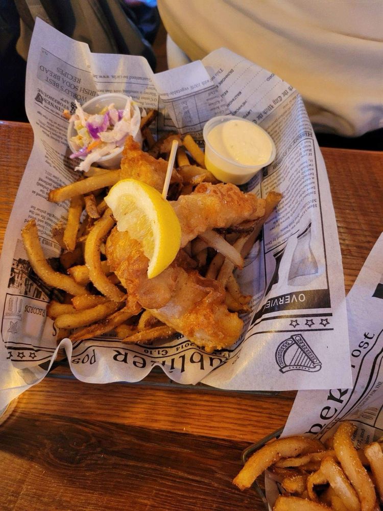 HILLTOWN TAVERN FAIRMOUNT Updated October 2024 51 Photos & 49