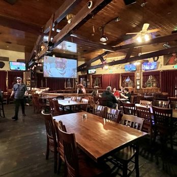 Saddle Ranch Chop House - Dining space. - Steakhouses Near Me - West Hollywood, California