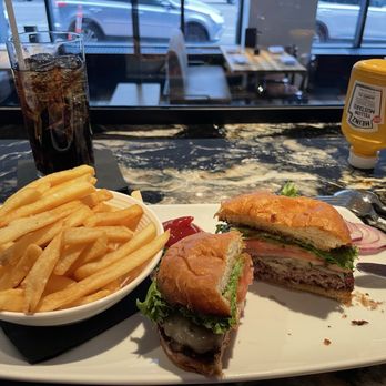 Grand Hyatt Denver - One of the best burgers I've had in a while!! - Hotels Near Me - Denver, Colorado