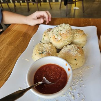 Crust Simply Italian - Garlic knots - Pizza Near Me - Gilbert, Arizona Crust Simply Italian - Garlic knots - Pizza Near Me - Gilbert, Arizona
