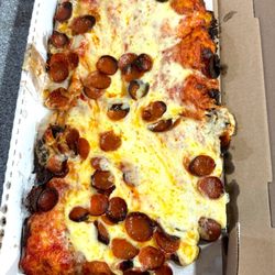 Papa’s Pizza Oven - Half and half sweet sauce pizza. Wasn't perfectly cooked or neatly presented but still my fave