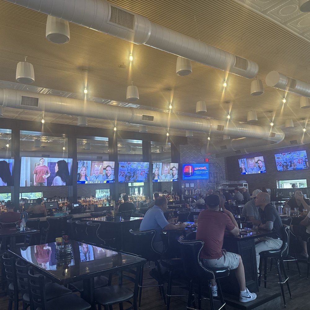 Johnny Black's Public House - American Near Me - Lake Orion, Michigan