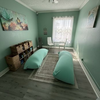 Royal Palms - Meditation/counseling room. - Rehabilitation Center Near Me - Los Angeles, California Royal Palms - Meditation/counseling room. - Rehabilitation Center Near Me - Los Angeles, California