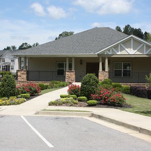 755 BROAD - 13 Photos - Apartments - 755 E Broad St, Athens, GA - Phone