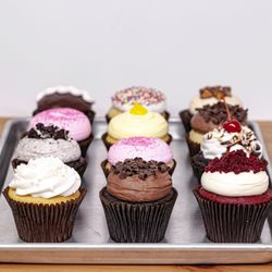 Smallcakes Pearland Parkway - Cupcakes