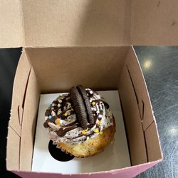 Jack & Fins - Cookies and Cream Cupcake