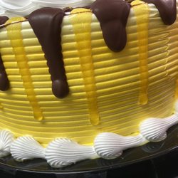 El Hornito Bakery #3 - Chocolate layer cake with glazed fruit !