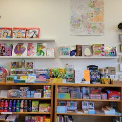 Tokki Art Supply - Lots of supplies