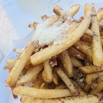 Fountain Bar - Truffle fries, good truffle oil flavor throughout! - Cocktail Bars Near Me - Los Angeles, California Fountain Bar - Truffle fries, good truffle oil flavor throughout! - Cocktail Bars Near Me - Los Angeles, California