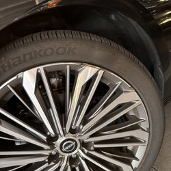 Avis - Example of car #3 with tire issue.