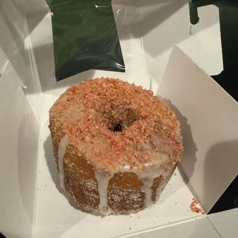 Creampuff - Strawberry Shortcake - Donuts Near Me - Phoenix, Arizona