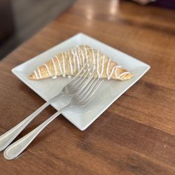 Decadent A Coffee and Dessert Bar - Apple turnover
