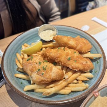 Dave & Buster's Ala Moana - Fish & chips - Arcades Near Me - Honolulu, Hawaii