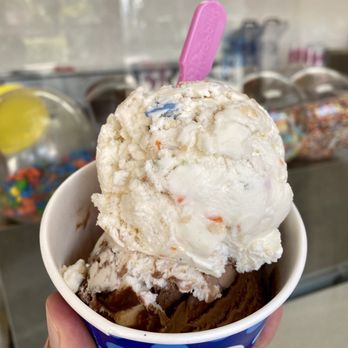 Baskin-Robbins - icing on the cake & world class chocolate - Ice Cream & Frozen Yogurt Near Me - Rancho Cucamonga, California