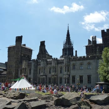 Cardiff Castle - Castles Near Me - Cardiff, CRF
