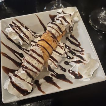 Ciro's - Freshly prepared cannolis - we saw the chef piping them fresh, awesome - Italian Near Me - Springfield, Massachusetts