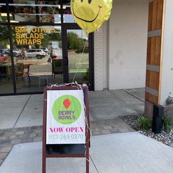 Berry Bowls - Thought this was so cute! - Wraps Near Me - Parsippany, New Jersey